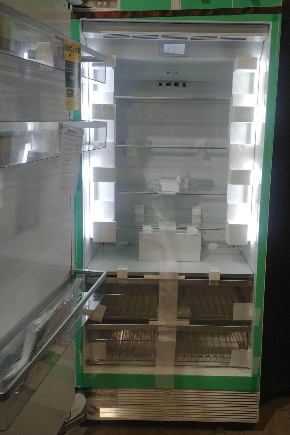 239CFRZ THERMADOR COMMERCIAL STYLE FREEZER T36IF900SP 50287676000740 - IN-STORE PICK-UP ONLY - FreemanLiquidators