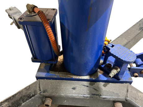 Westward, Manual/Air Transmission Lift, 5M466A, 0.5 ton Load Capacity - Used - FreemanLiquidators - [product_description]