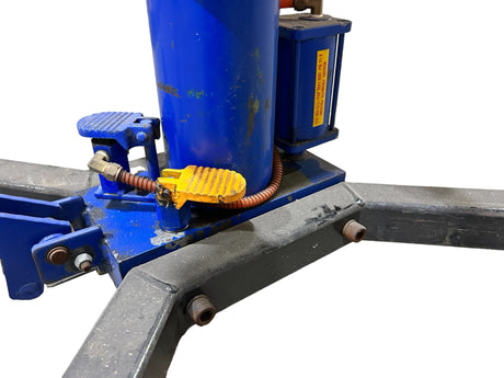 Westward, Manual/Air Transmission Lift, 5M466A, 0.5 ton Load Capacity - Used - FreemanLiquidators - [product_description]
