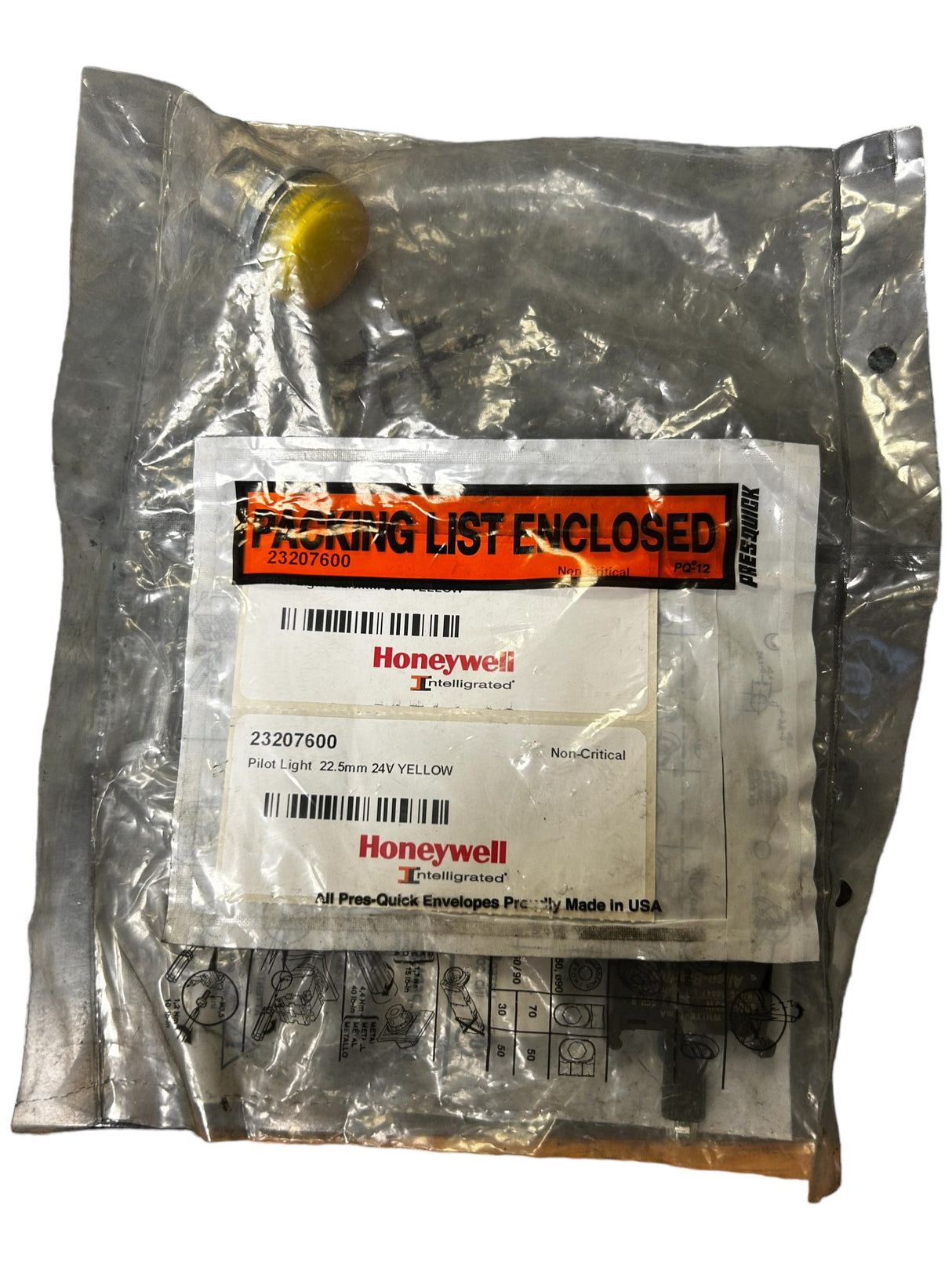 Allen-Bradley, 800FM-P5PN3W, 22mm Pilot Light, Yellow, Integrated LED Module - NEW IN ORIGINAL PACKAGING - FreemanLiquidators - [product_description]