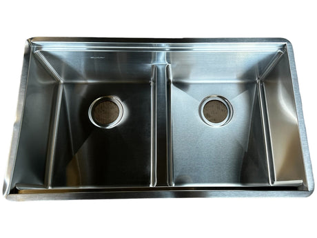 Elkay ECTRUAQ31169TWC Workstation Sink, 32", 18 Gauge - NEW IN BOX - FreemanLiquidators - [product_description]