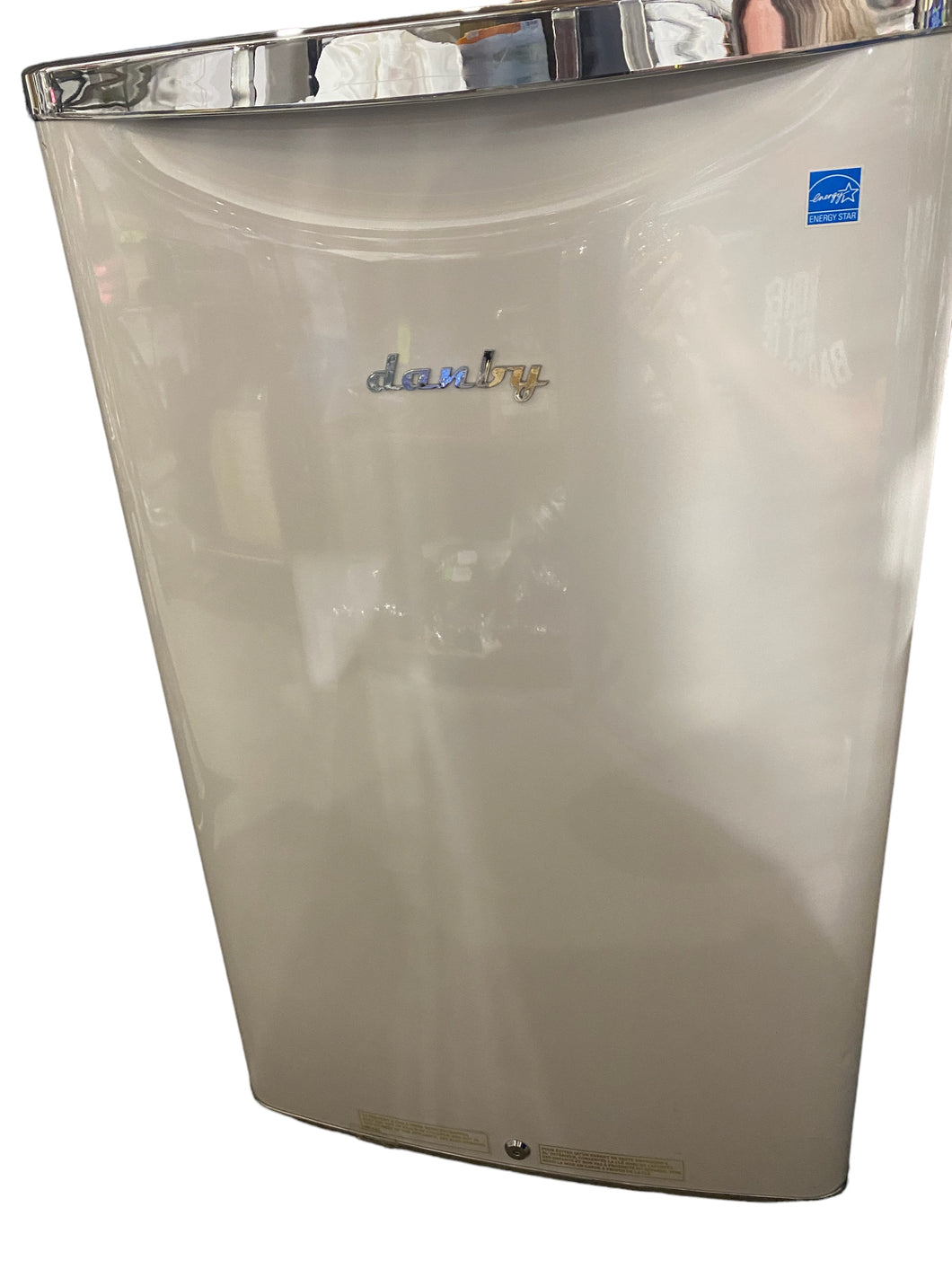 Danby 4.4 Cu.ft. Contemporary Classic Compact Refrigerator DAR044A6PDB-RM STORE PICKUP ONLY - FreemanLiquidators - [product_description]
