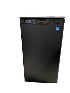 Danby DAR033A1BDD-RM 3.3 cu.ft. Auto-Defrost All-Refrigerator STORE PICK UP ONLY - FreemanLiquidators - [product_description]