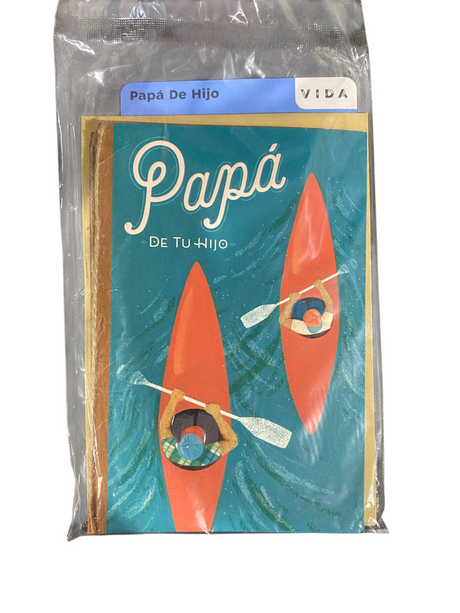 Packaged product with 'Papá De Tu Hijo' text and kayak design on a teal background