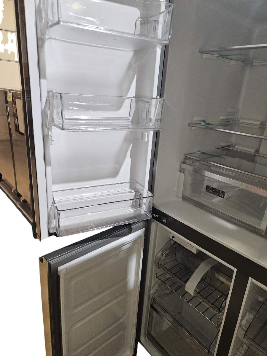 Whirlpool 19.4 cu.ft. 4 door Stainless Steel Refrigerator Fingerprint Resistant WRQACNKZ00  STORE PICKUP ONLY - Freeman Liquidators