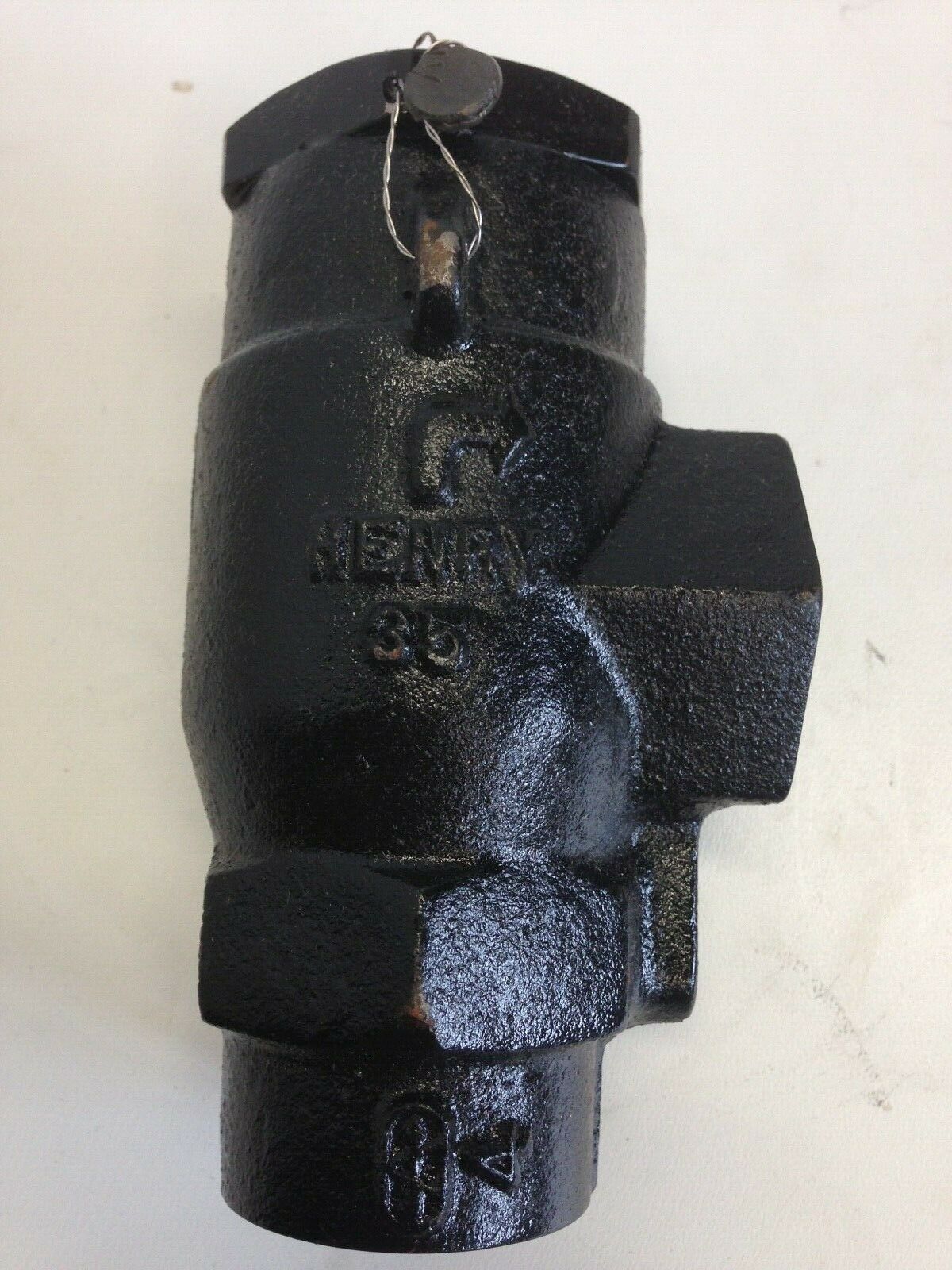 HENRY 5601-150 HIGH CAPACITY RELIEF VALVE 1/2" X 1" FPT CONNECTIONS 150 lbs - FreemanLiquidators