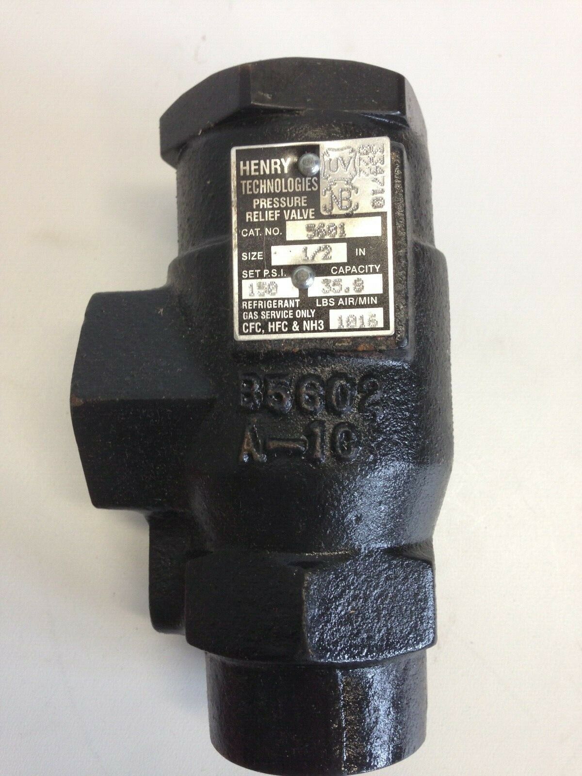 HENRY 5601-150 HIGH CAPACITY RELIEF VALVE 1/2" X 1" FPT CONNECTIONS 150 lbs - FreemanLiquidators