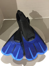 Load image into Gallery viewer, Cressi Adult Short Light Swim Fins with Self-Adjustable Comfortable Full Foot Pocket - Perfect for Traveling - Agua Short: made in Italy - FreemanLiquidators
