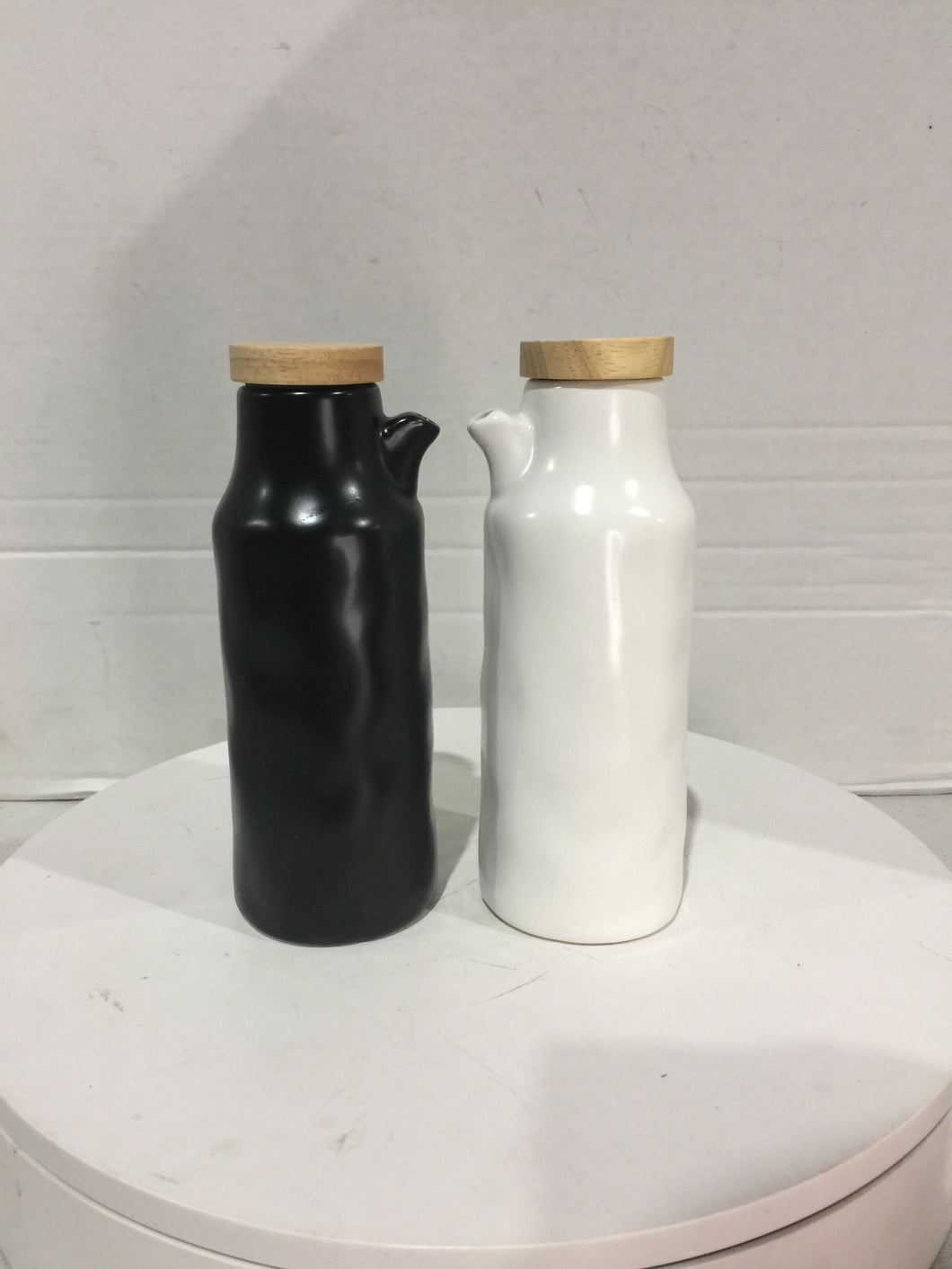 Danmu 2Pcs a Set Ceramic Oil and Vinegar Soy Sauce Maple Syrup Dispenser Bottle. - FreemanLiquidators - [product_description]