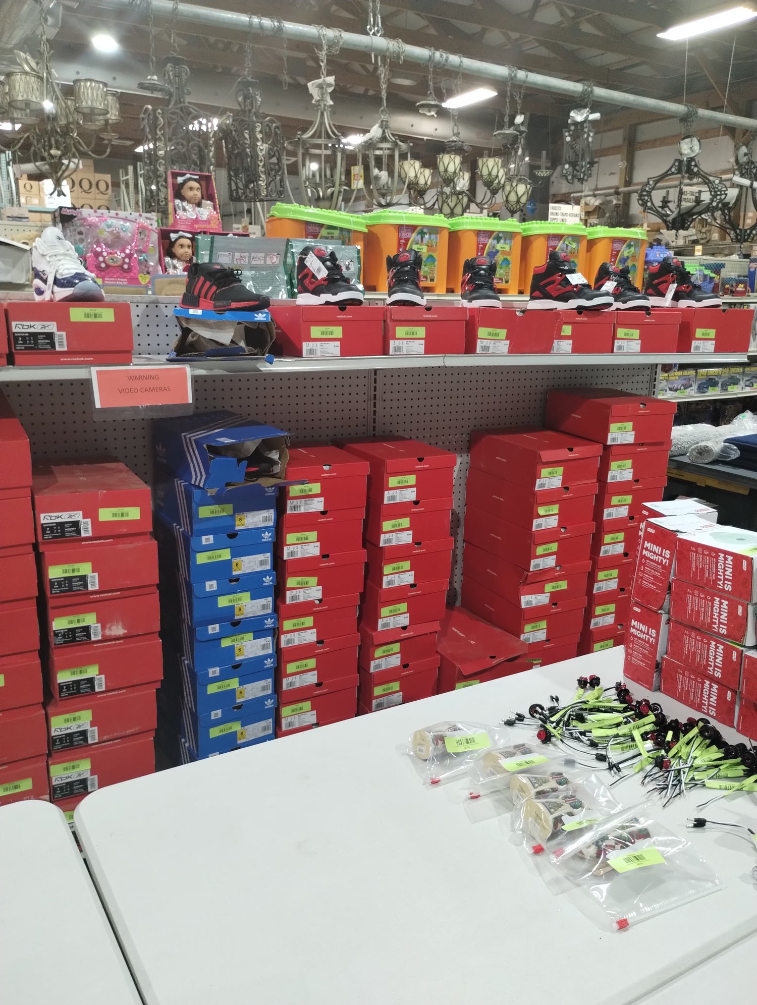 Reebok Pump OMNI Zone 2 Anuel Men's Size 10 - FreemanLiquidators - [product_description]