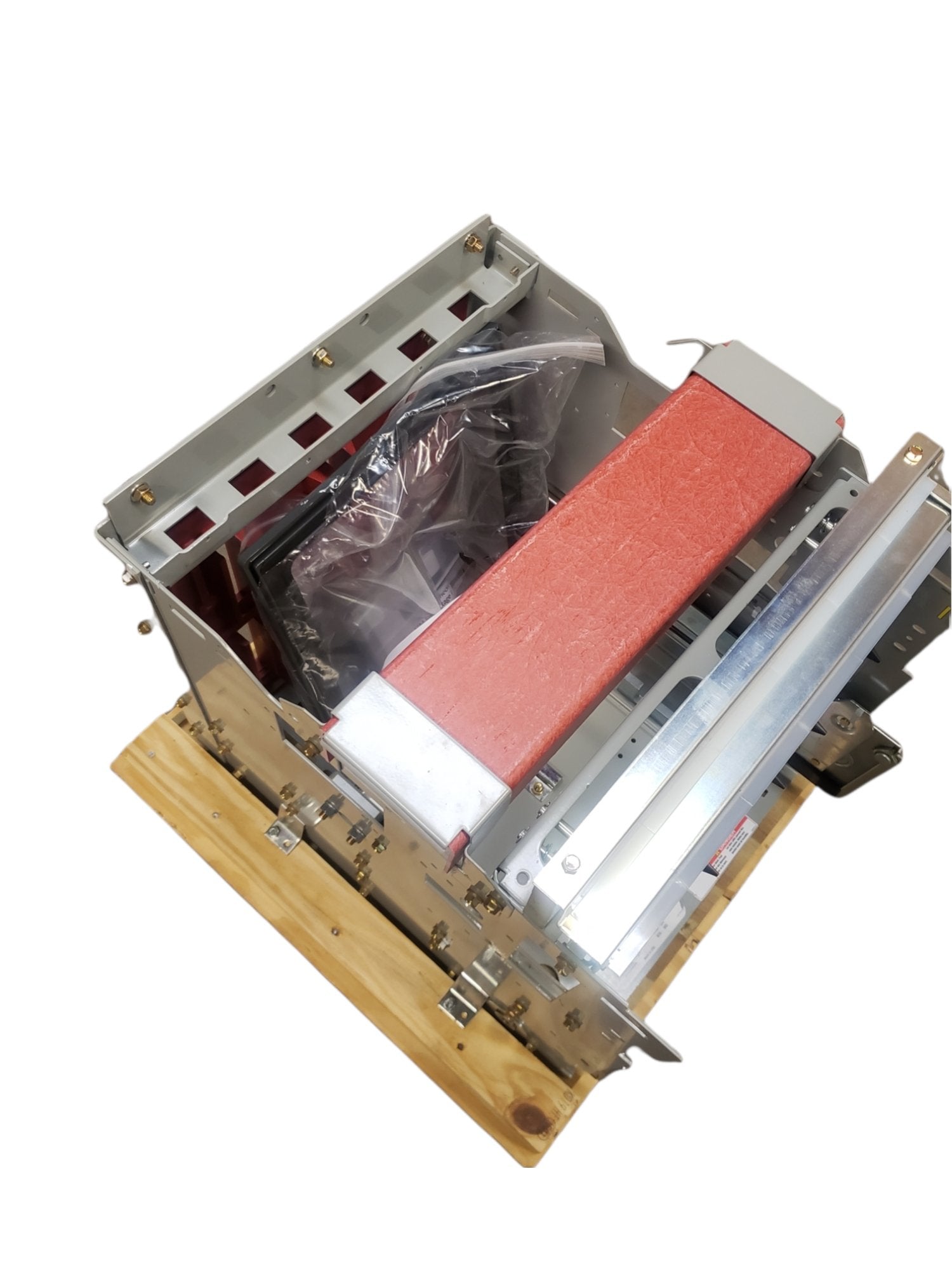 Eaton - 2500A-3200A CH/MDS DRAWOUT SUBSTRUCTURE FOR MAGNUM DS MN323CADNNNNNNC COSMETIC DAMAGES - FreemanLiquidators - [product_description]